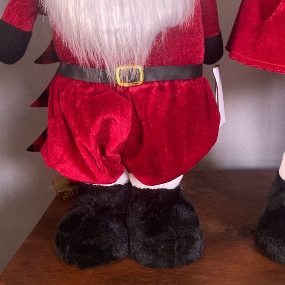 NWT- Santa & Mrs. Claus Greeter Gnome Decorations w/ Extendable Legs 27”-37”H - Picture 8 of 17